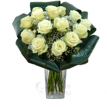 Kytice bílých růží + zeleň, gypsophila - Růže bílé, gypsophila, zeleň