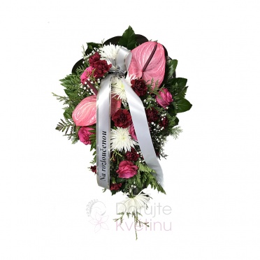 Smuteční vypichovaná kytice - anturie, chryzantema jednokvět,karafiát,růže, gypsofila, zeleň, držák
