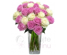 букет из розовых и белых роз