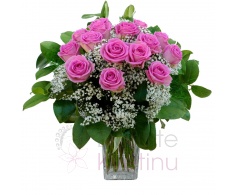 Bouquet of pink roses + greenery, gypsophila