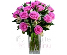 Bouquet of mixed pink roses and alstromeria