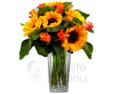 Mixed bouquet of orange roses and sunflowers