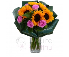 Mixed bouquet of pink roses, sunflowers and greenery
